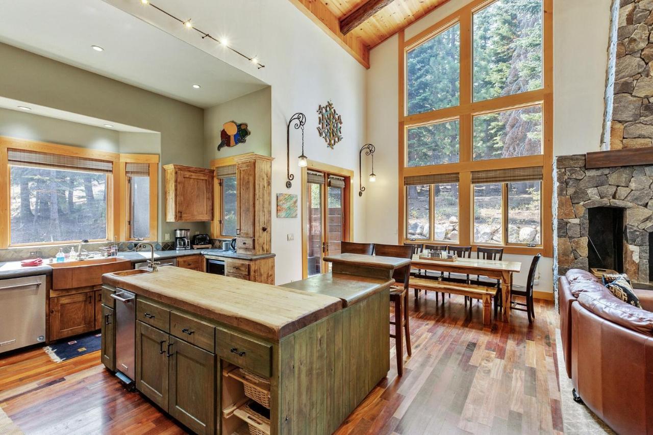 Bear Meadows Lodge - Hot Tub - Tahoe Donner Home Truckee Bagian luar foto
