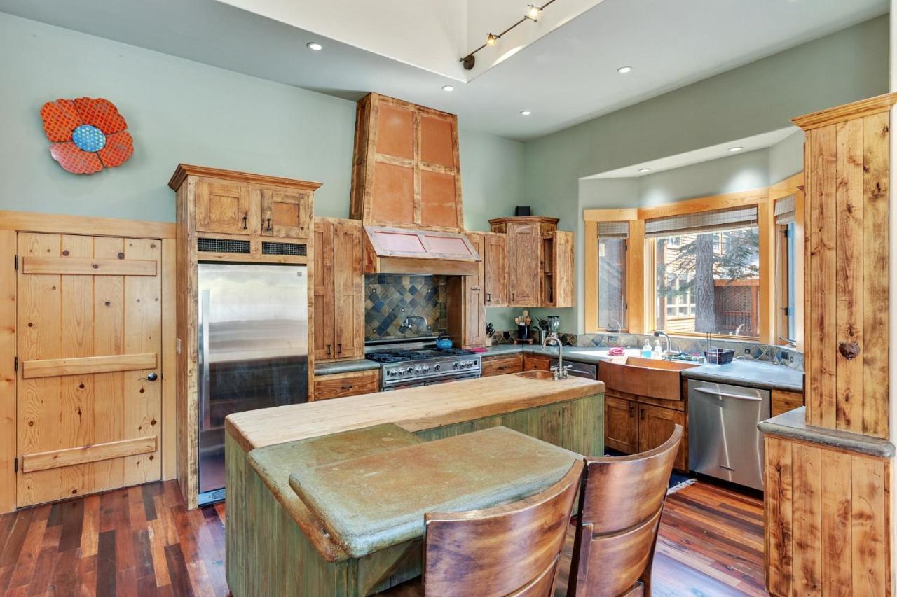 Bear Meadows Lodge - Hot Tub - Tahoe Donner Home Truckee Bagian luar foto