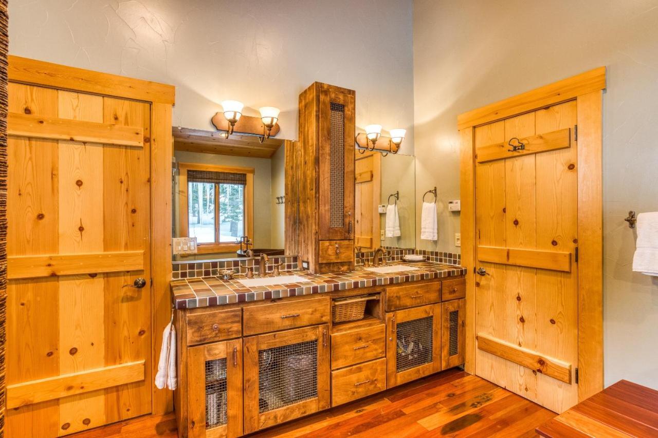 Bear Meadows Lodge - Hot Tub - Tahoe Donner Home Truckee Bagian luar foto